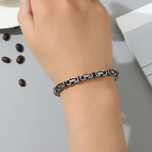 BRAC Seamless Silver Metallic Loop Bracelet